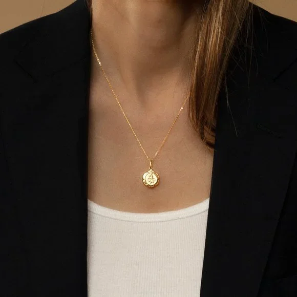 *SOLD* Genuine Gold St Christopher Pendant Necklace Real Gold Stamped 10K - Picture 4 of 5